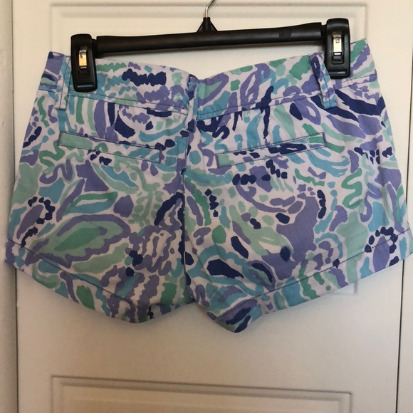 Lilly Pulitzer shorts size 00 - Picture 2 of 8